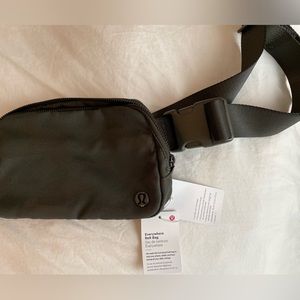 Lulu Lemon belt bag - camouflage